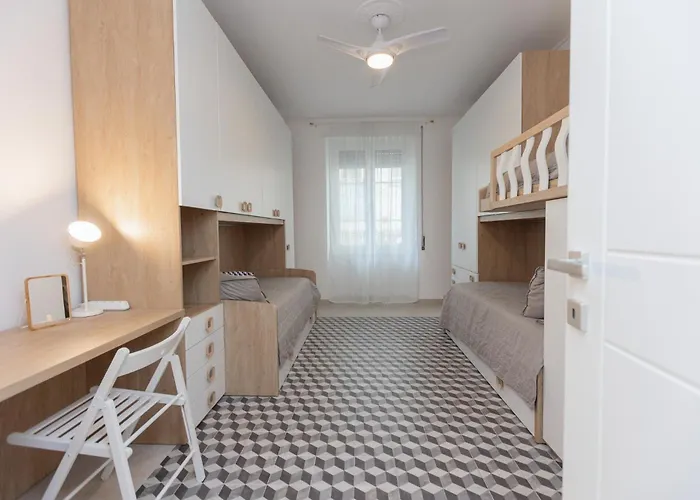 Guesthost - Bright Near Vatican Apartment *